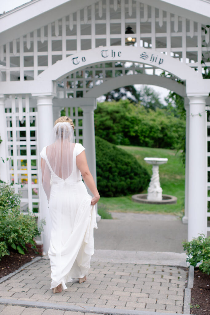 bride walking to gardens