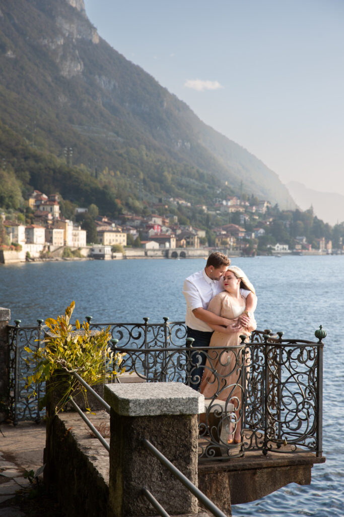 Couple in the gardens at Villa Monastero