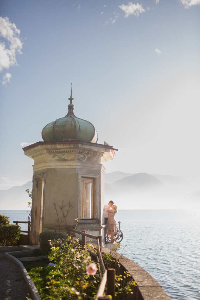 Couple in the gardens at Villa Monastero