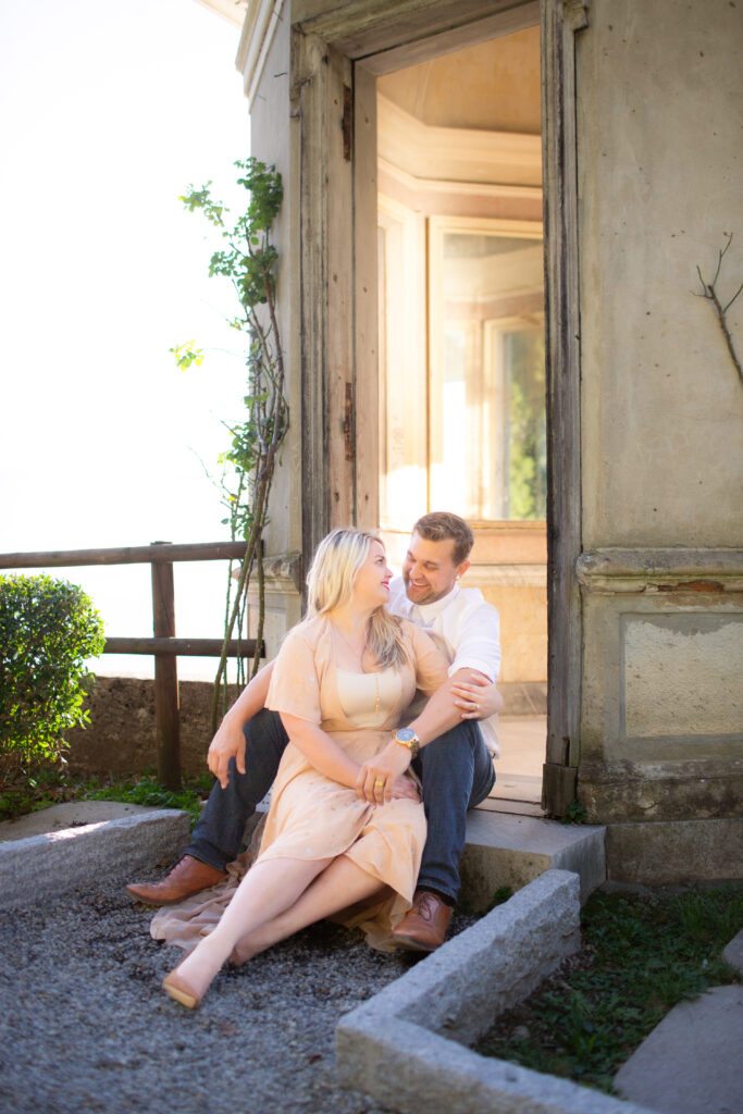 Couple in the gardens at Villa Monastero