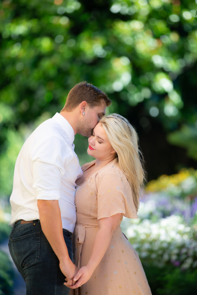 Couple in the gardens at Villa Monastero