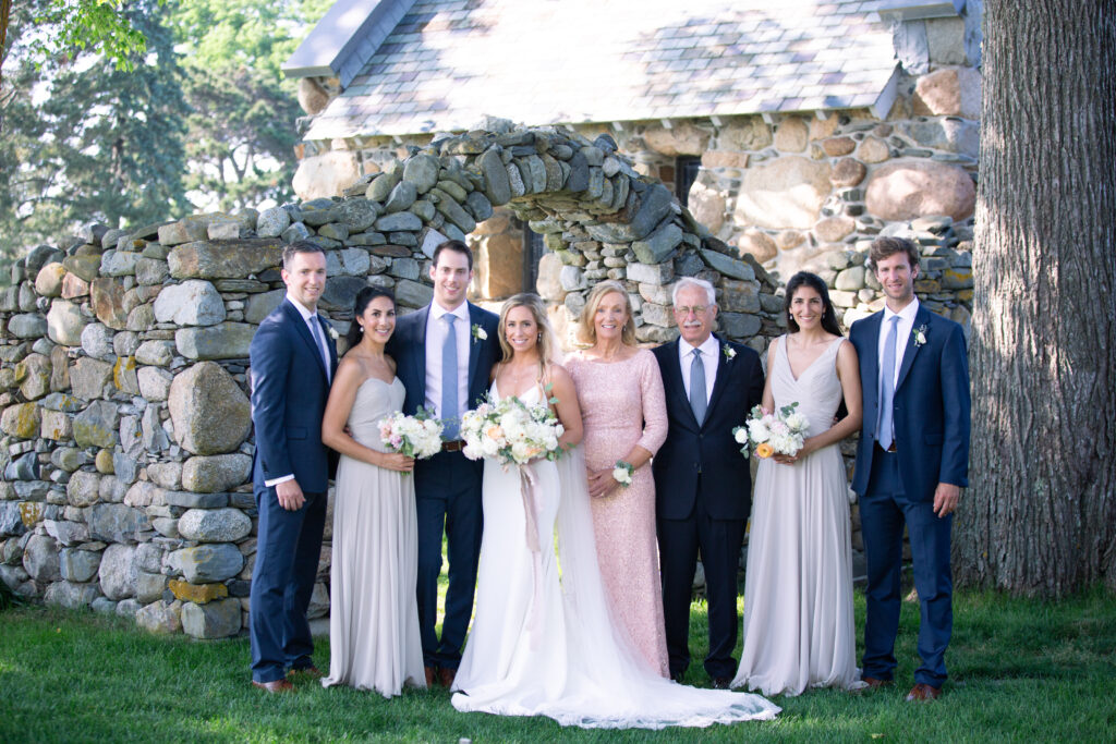 brides entire family with siblings and siblings spouses 