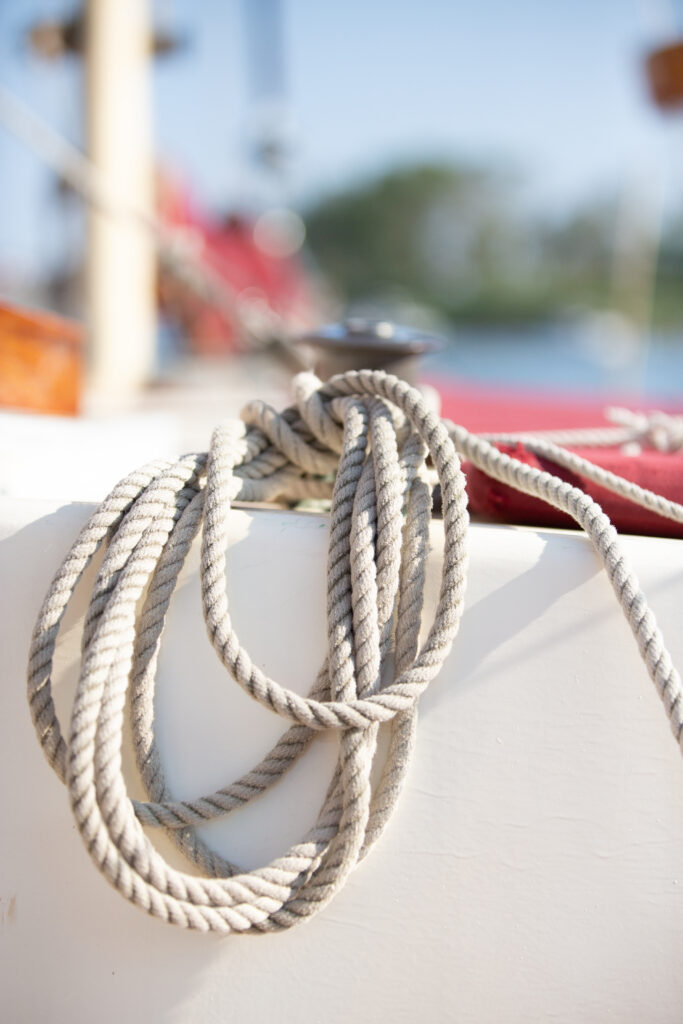 rope on boat 